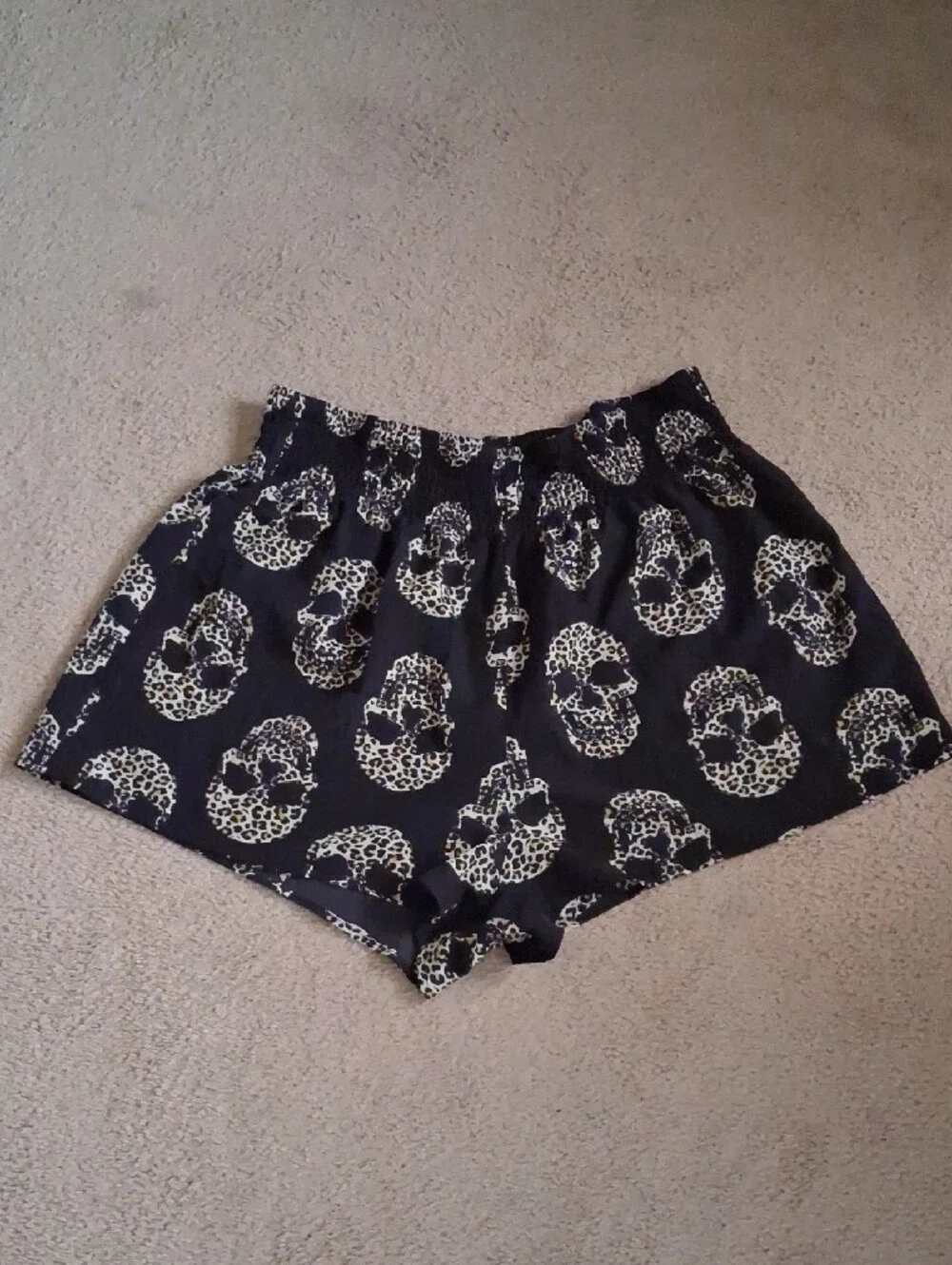 Skeleton Skull Print Black & Cream Shorts Size 2X Shein